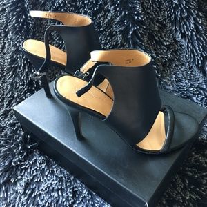 REPORT SIGNATURE Womens Black Olaf Sandal